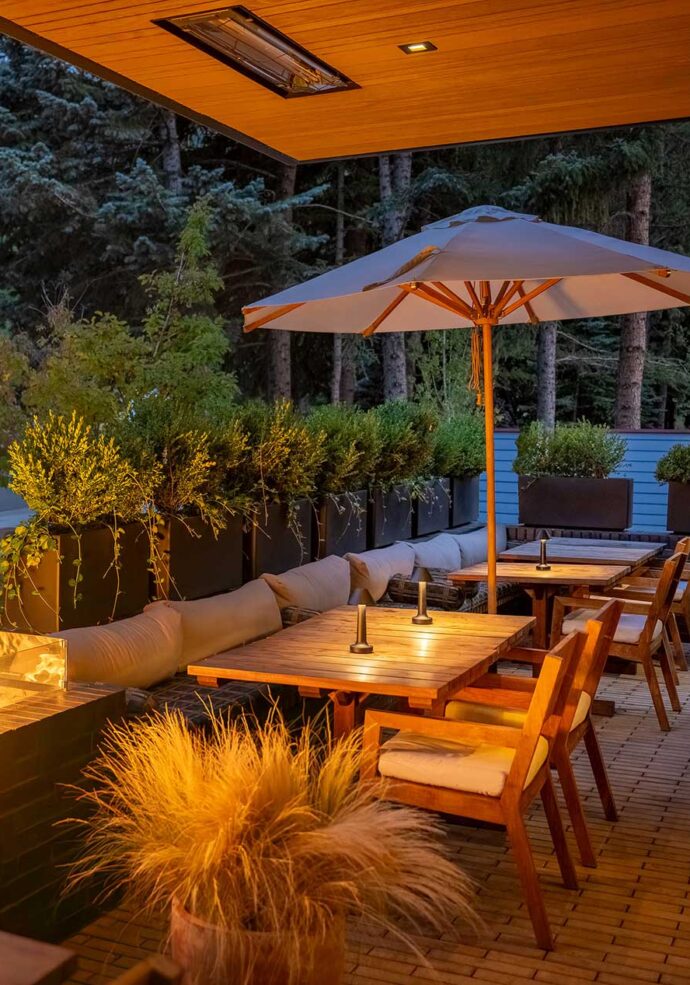 MOLLIE AM Terrace
