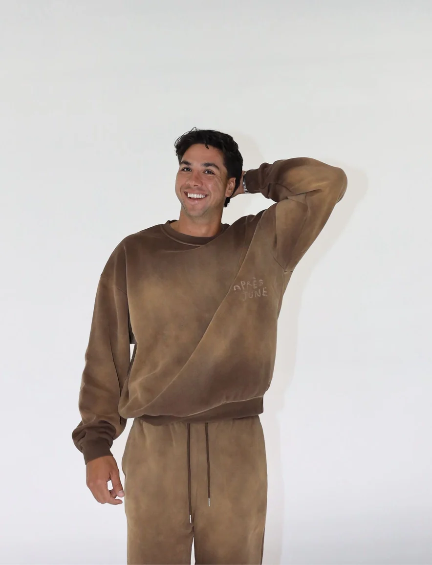 Male model posing in the Apres Sports Crew 